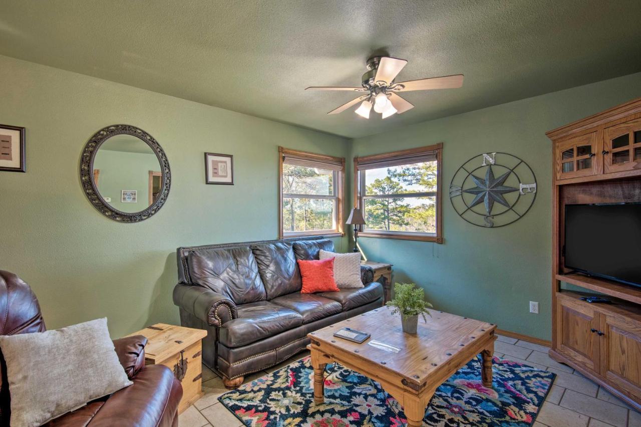 Broken Bow Cottage With Deck, Hot Tub And Fire Pit! 外观 照片
