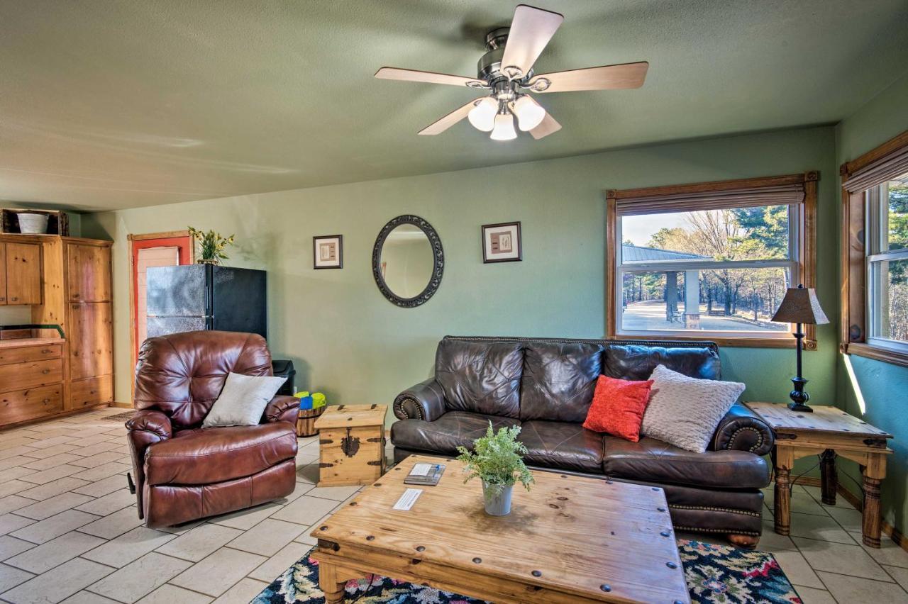 Broken Bow Cottage With Deck, Hot Tub And Fire Pit! 外观 照片